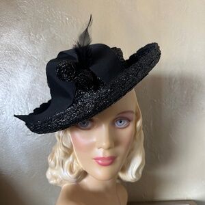 WINSOME 1940's STRAW WIDE BRIM FEDORA WITH GROSGRAIN BOW & STRAW BALLS